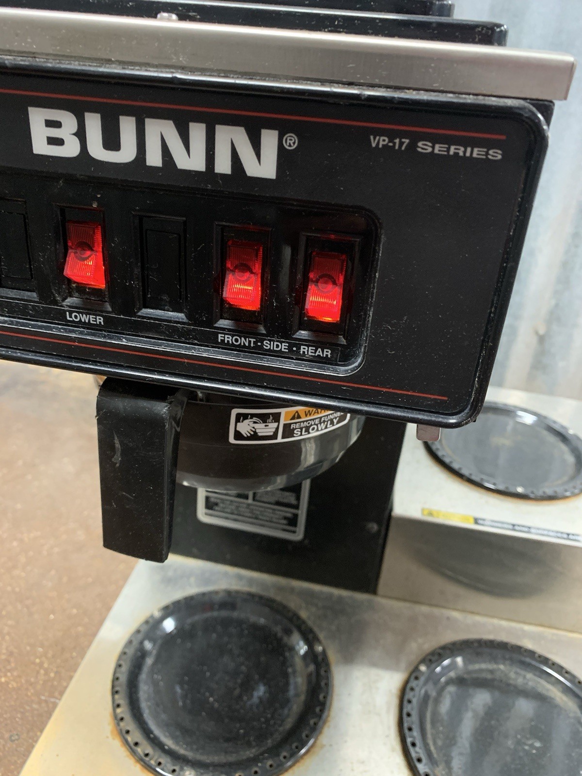 Bunn Vp17 Series -3 Brewer Machine 3 Warmer  As-is