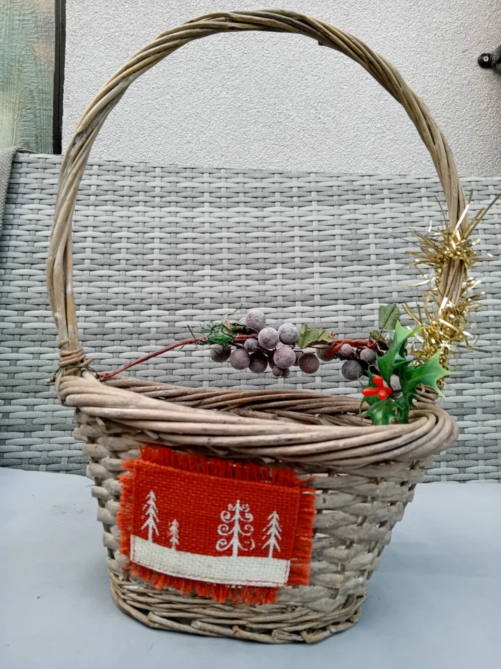 Wicker Oval Basket Planter/Gift Hamper with Hoop Handle Christmas Theme - Image 2 of 4