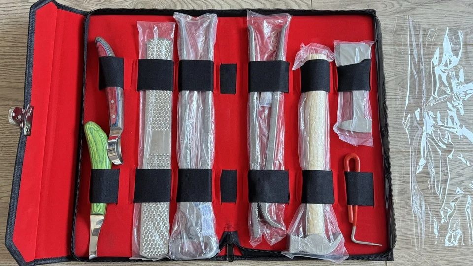 Professional farrier tool kit hoof trimming horseshoe hammer clincher nipper set - Image 3 of 4