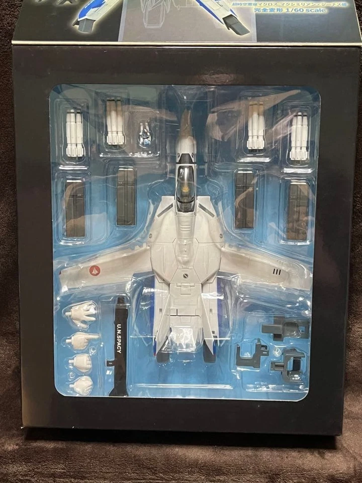 Macross VF-1A Valkyrie Maximilian Jenius TV Version 1/60 Yamato Action Figure - Image 4 of 4