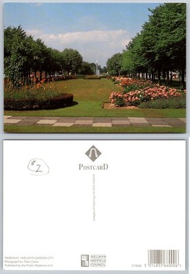 Welwyn Garden City Parkway Postcard UK - Welwyn Hatfield Council Landscape