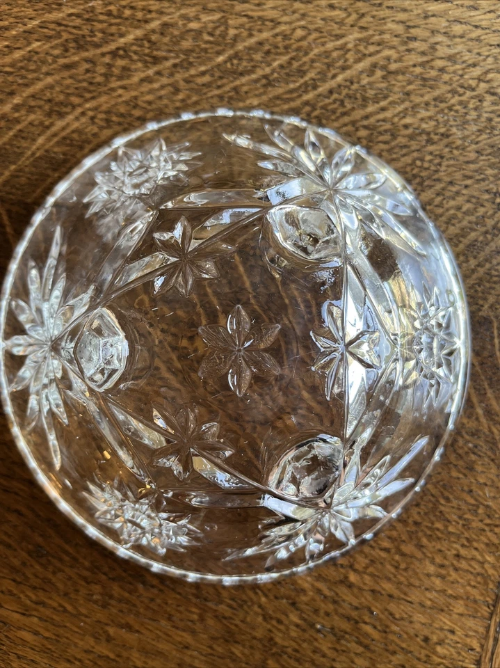 Anchor Hocking Early American PresCut Star Of David Scalloped Rim Bowls Set Of 2 - Image 4 of 4