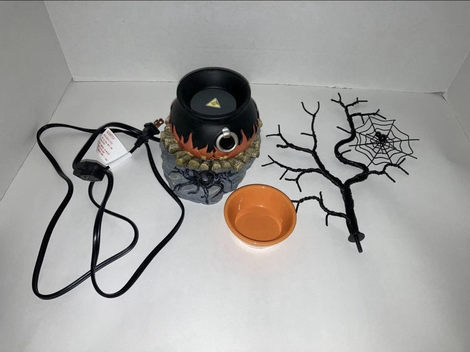 Caldero de cera Scentsy 2016 Hocus Pocus brujas Halloween espeluznante retirado Foto 3 de 3