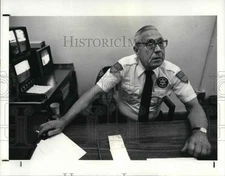 1987 Press Photo Frank Lang security guard - cva23706