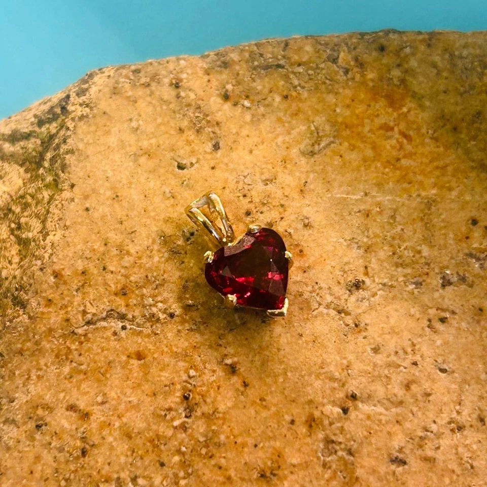 Colgante Corazón Granate 14ct con Granate Rodolita - 2.1ct Foto 3 de 4