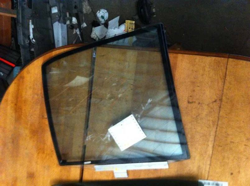 94 BMW 320i PASAJERO PUERTA DELANTERA DERECHA CRISTAL SEDÁN SIN ALARMA SE ADAPTA 92-98 BMW 318i  Foto 2 de 4