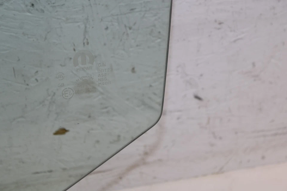 Fiat 124 Spider 2017-2020 puerta del conductor izquierda ventana vidrio OEM MZ57 Foto 2 de 4