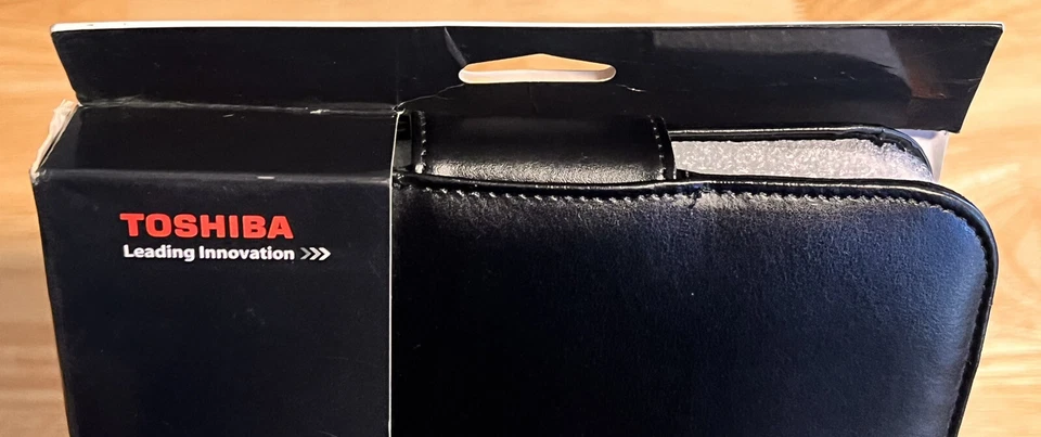 Toshiba 360 Portfolio Case For The 10" Toshiba Tablet New W/Package Shelf Wear - Image 3 of 4