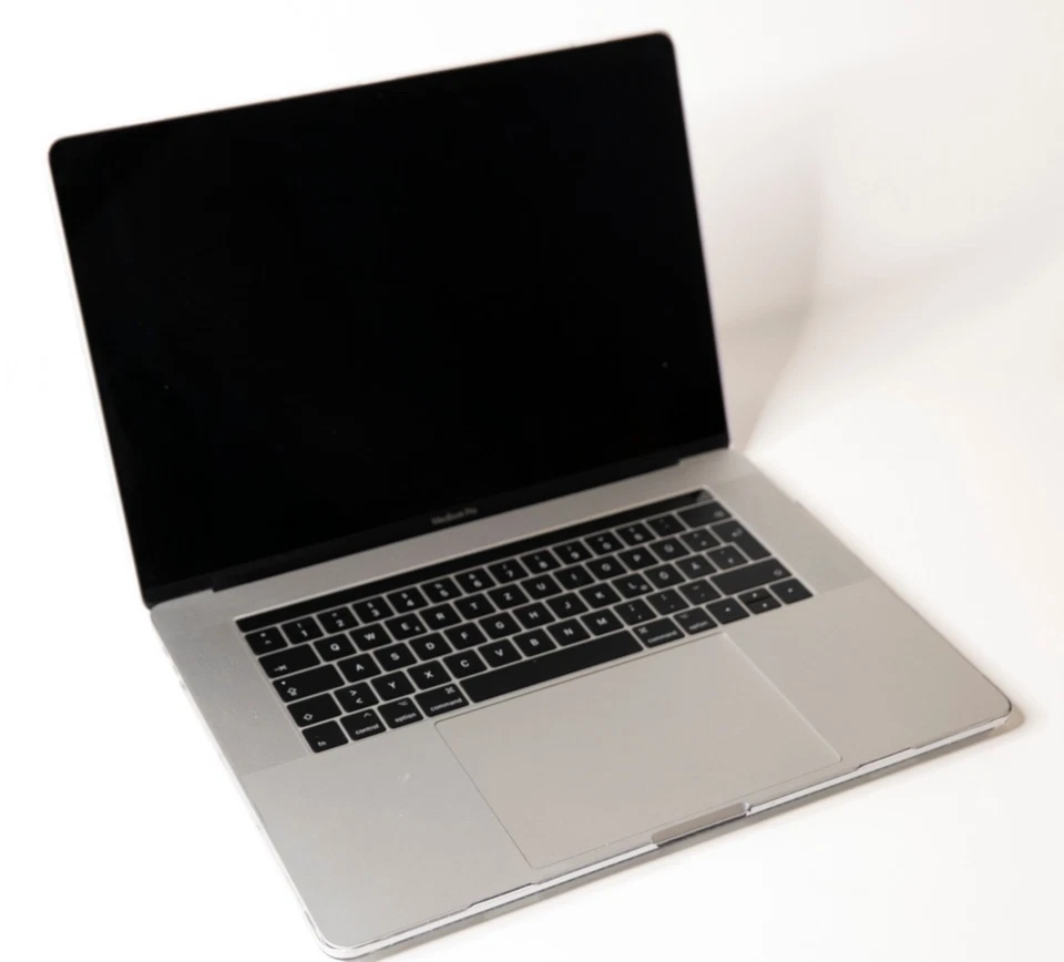 1A Zustand: MacBook Pro - echte 2TB - 16GB RAM - OVP - Grafik Radeon Pro - Bild 3 von 4