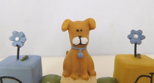 Dog - New resin block with small Dog, flowers and beads by Blossom Bucket #83618 - Picture 2 of 4