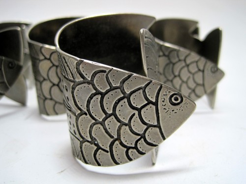 Fish Pewter Napkin Rings Set of 7 Embossed Curved Metal - Picture 2 of 3