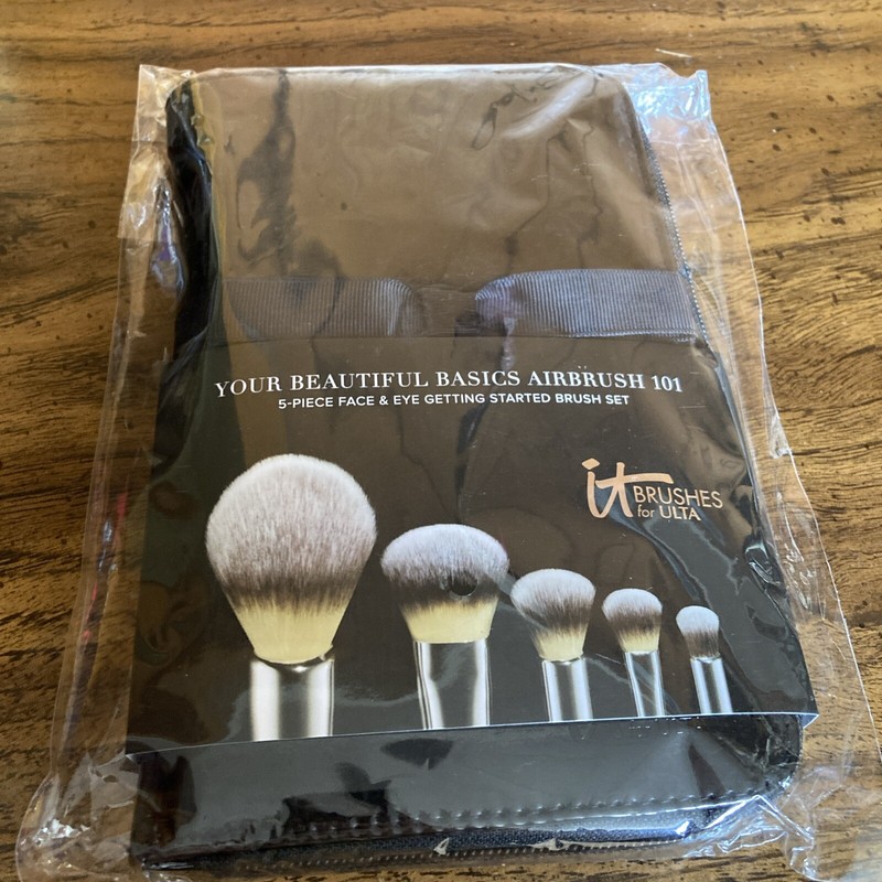 it Brashes for Ulta Your Beautiful Basics Airbrush 5 Piece Face & Eye Brush Set