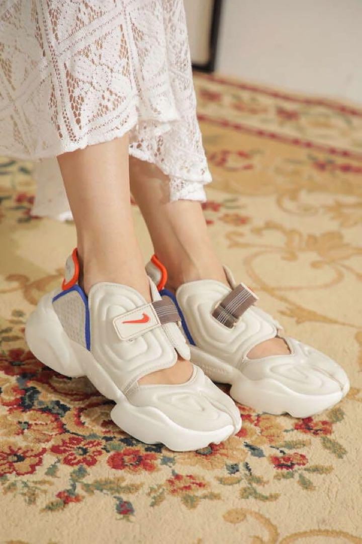 むー　QUA RIFT PREMUM アクアリフトプレミアム Nike Aqua Rift Prm Beige Sneakers - Original Collection