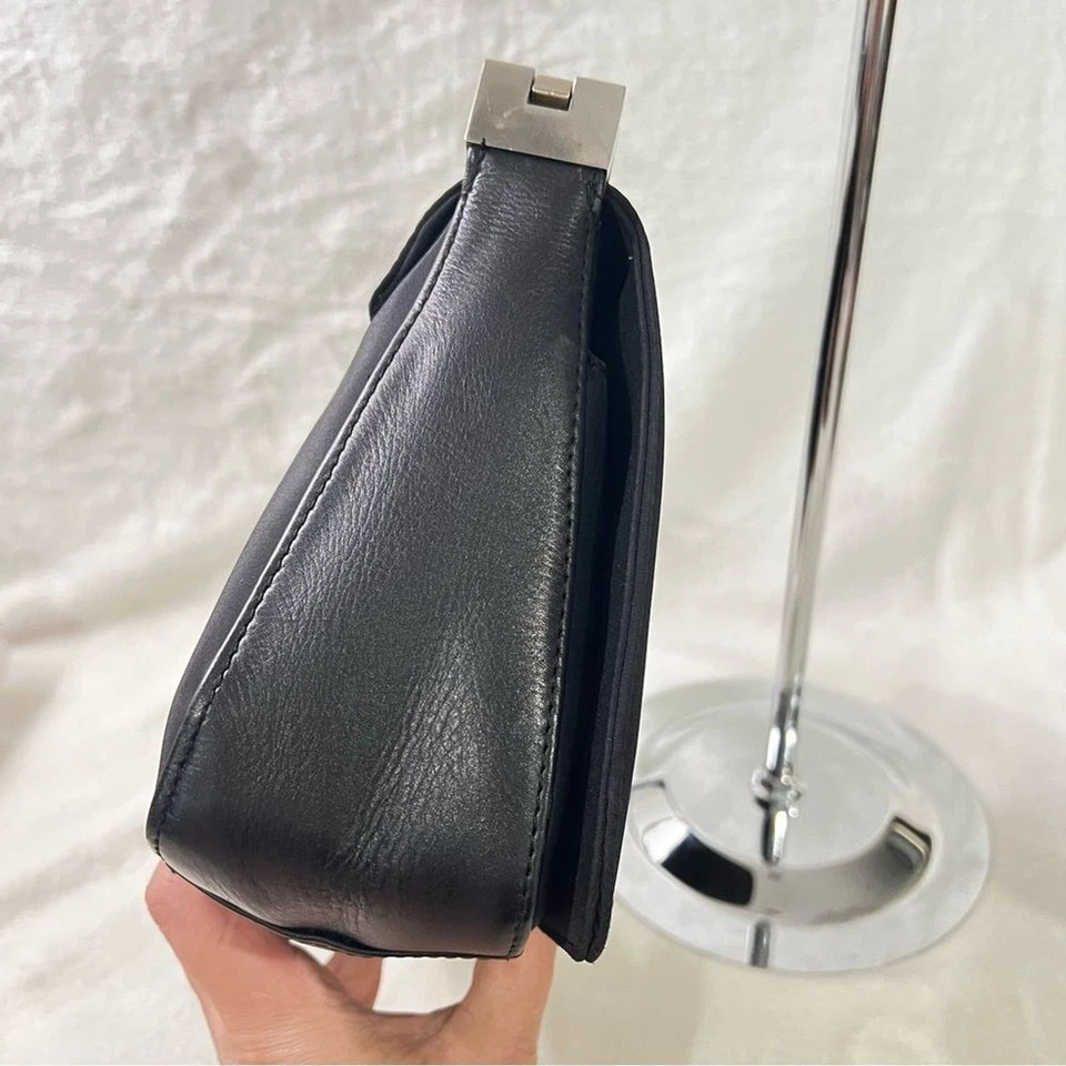 Andrew Marc Y2K Leather Side Elegant Black Shoulder Bag - Image 3 of 4