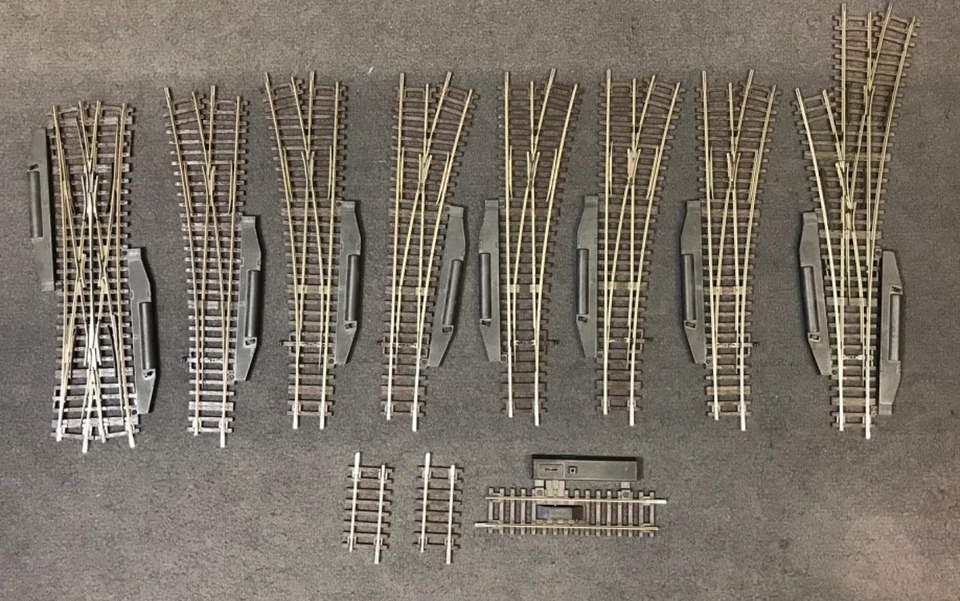 Roco Set mit 6 Weichen / 1 Kreuzweiche / 1 Dreiwegweiche / 1 Entkupplungsgleis