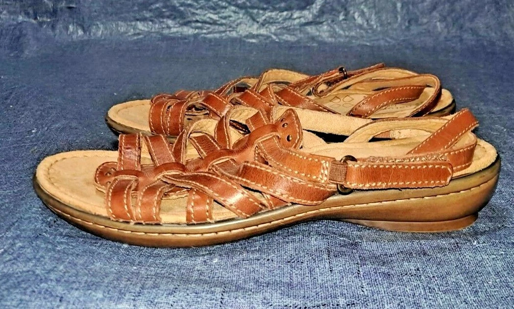Naturalizer N 5 Comfort Women s Sandals Hook Loop Size Brown