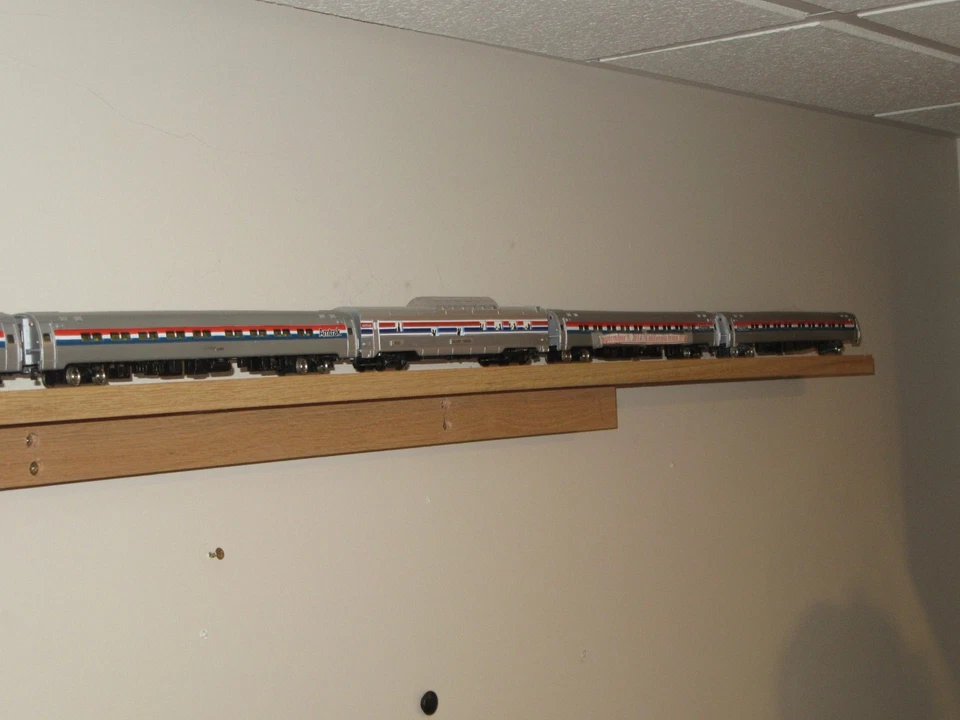 Juego de 7 piezas tren AMTRAK - 2 motores Nº 229, 4 vagones de pasajeros, 1 comedor Foto 4 de 4