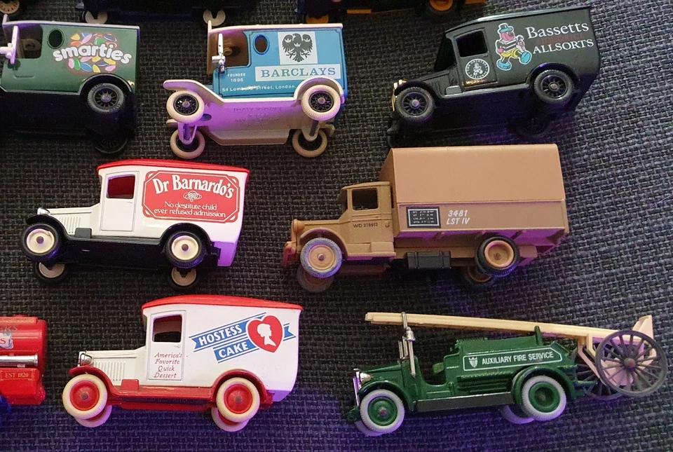 Lledo Days Gone Job Lot  Collection of 18 Vehicles Vans  Bus Cars Bundle Vintage - Image 2 of 4