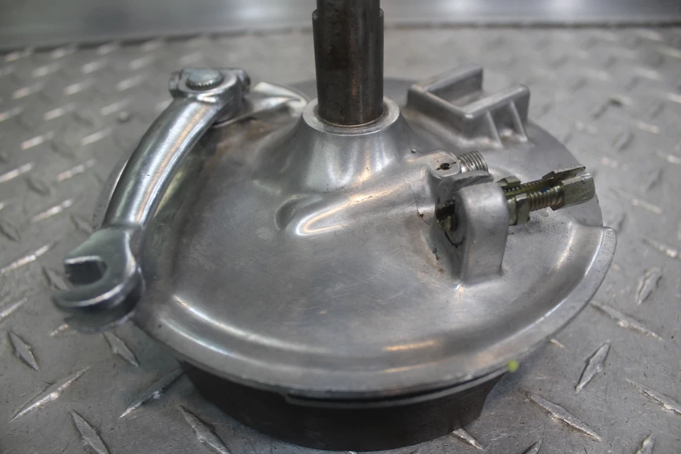 Kawasaki F11 1974 montaje de tambor de freno delantero Foto 4 de 4