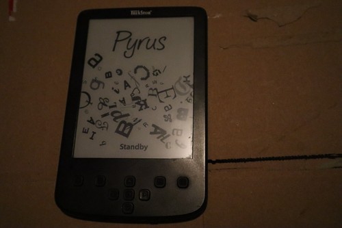 B19 TrekStor eBook Reader Pyrus 2 LED con zub extra 2GB micro sd - Foto 3 di 24