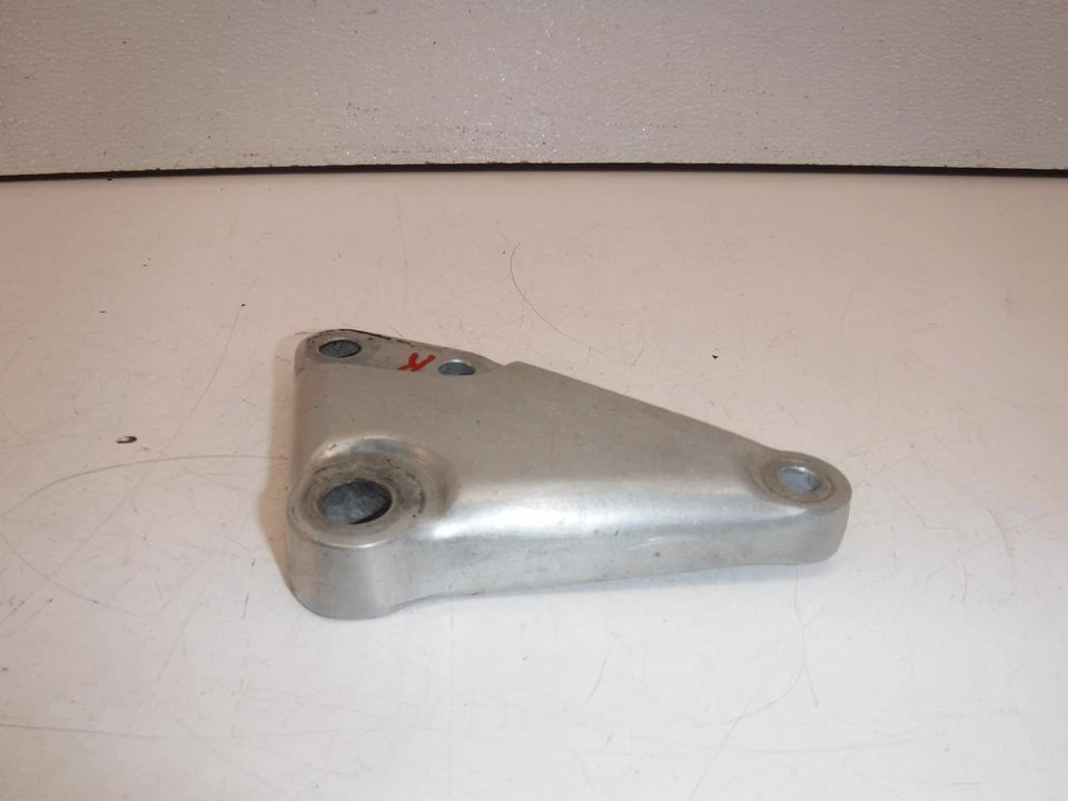 REPOSAPIÉS DELANTERO DERECHO HONDA CM400C CM400E CM400T CM450C CM450E CLAVIJA SOPORTE PASO Foto 3 de 4