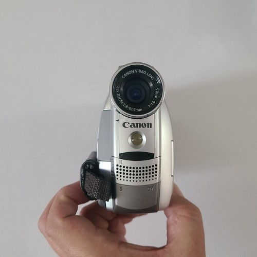Canon ZR70 MC NTSC MiniDV Digital Video Camcorder Brand New Vintage - Picture 11 of 19