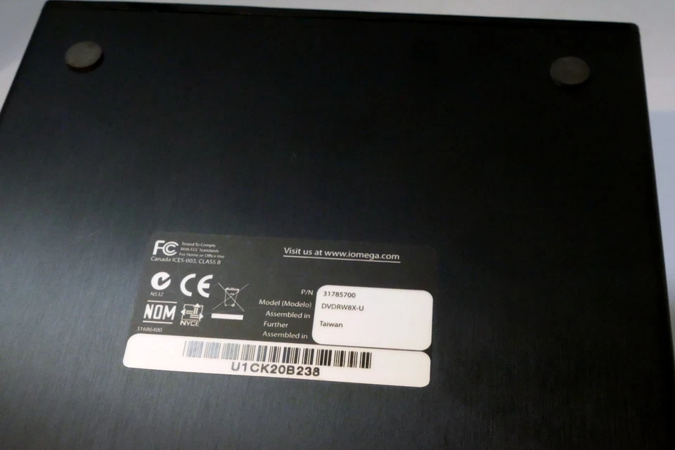 Iomega Super Slim External CDRW/DVD Drive DVDRW8X-U - Image 4 of 4