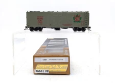 True Line Trains 300477 HO Scale Canadian National 8-Hatch Reefer #210525 NIB