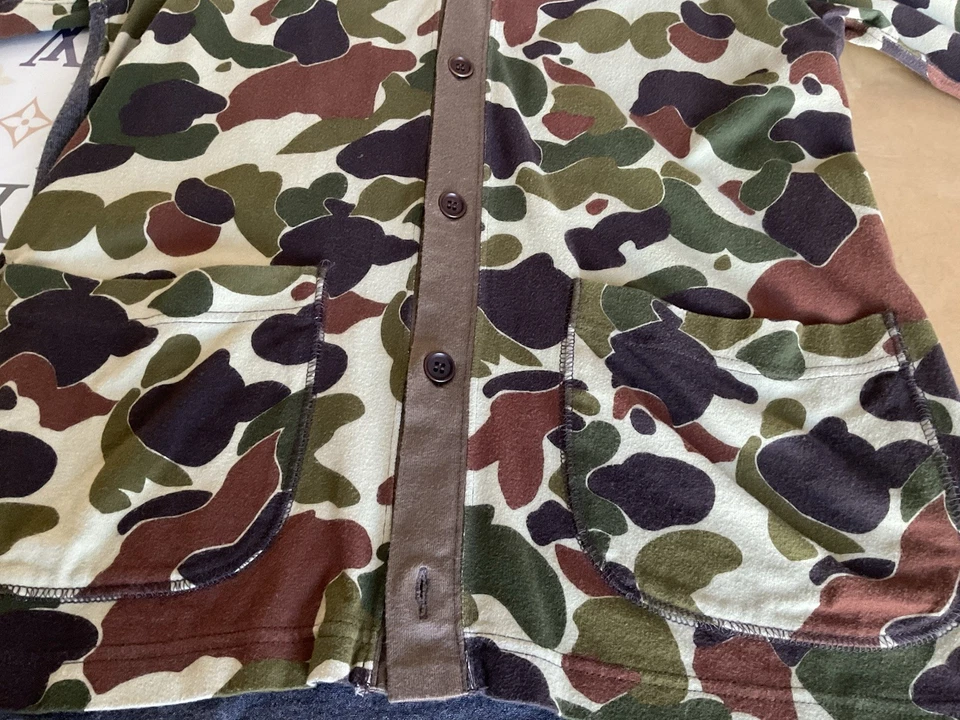 COMME DES GARÇONS HOMME) SUÉTER ESTAMPADO CAMUFLAJE UNISEX (M) Foto 3 de 4