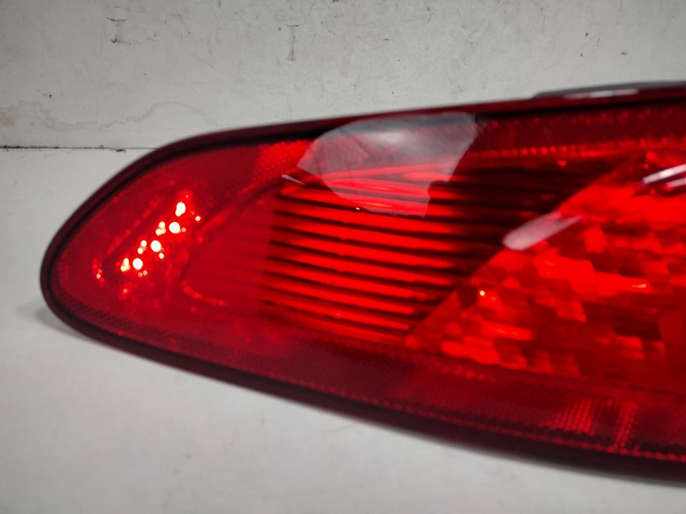 TESTED* WORKS* 09-11 Jaguar XF LED Outer Taillight Lamp Driver Left LH - Image 2 of 4