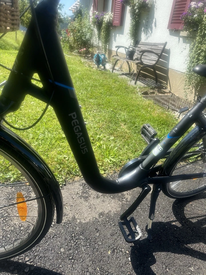 28 Zoll Alu Fahrrad City Bike Damen 7 Gang Nabenschaltung Tiefeinsteiger schwarz - Bild 2 von 4