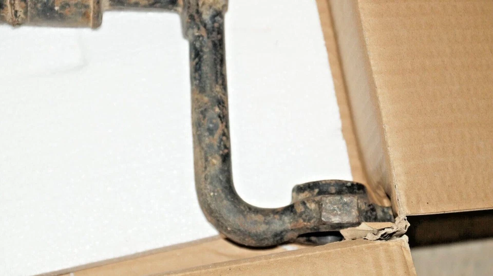 Barre stabilisatrice arrière neuve d'origine 8203749 pour Renault 4CV R1062 Foto 2 de 4