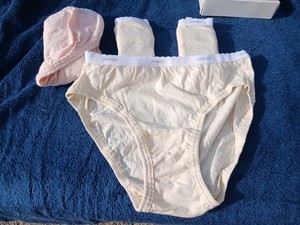 Jockey Women’s Cotton Brief Panties Size 6 4-Pack Solid White/Pink Logo