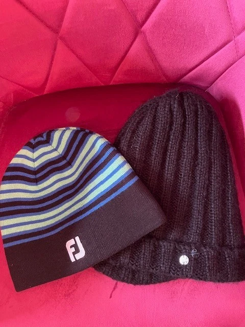 Zwei Golf Herren warme Mützen Strick in Bunt und Schwarz Esprit und Foot Joy