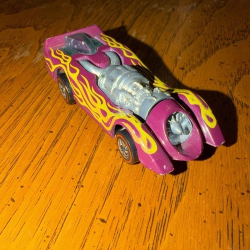 Vtg Hot Wheels Redlines JET THREAT Purple w/ Yellow Flames - Hong Kong