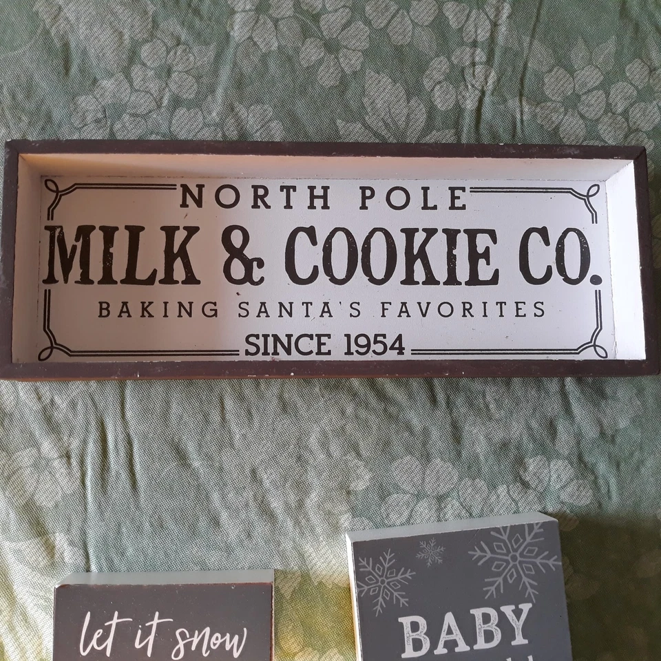 4 letreros de Navidad. Beige, Blanco, Gris y Marrones, Todos Diferentes Frases. Alegría Vaca Foto 3 de 4