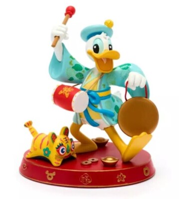 Disney Store Donald Duck Lunar New Year Figur