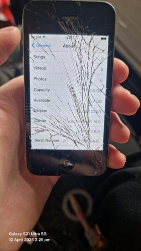 iPhone 4 16gb Black Vodafone - Picture 3 of 8