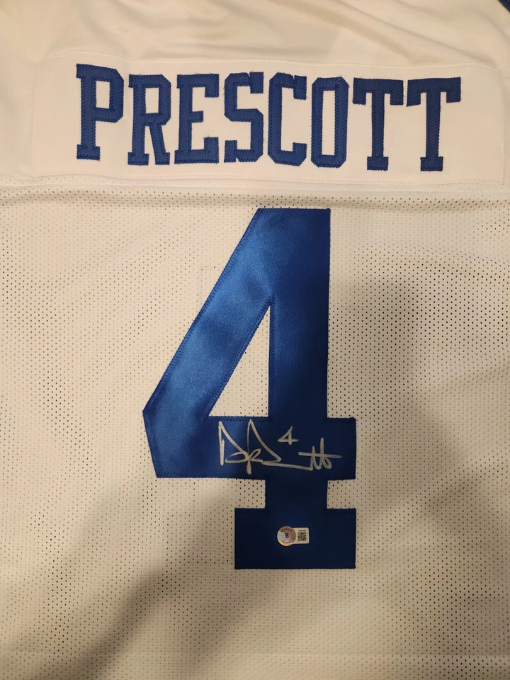 Camiseta Dak Prescott Autografiada Personalizada Beckett Testigo con Certificado de Autenticidad Foto 2 de 4