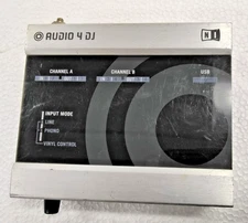 NATIVE INSTRUMENTS  Audio 4 DJ  USB Audio Interface