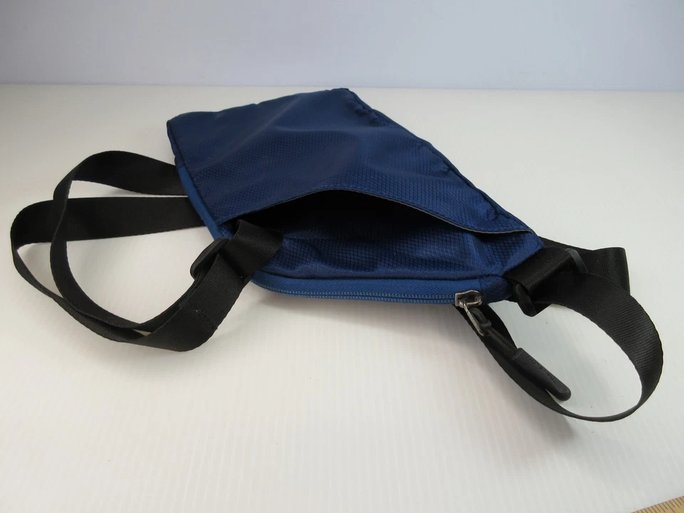 Сумка через плечо TRAVELON Anti-Theft RFID Essentials тонкая синяя новая без ценников - Изображение 4 из 4