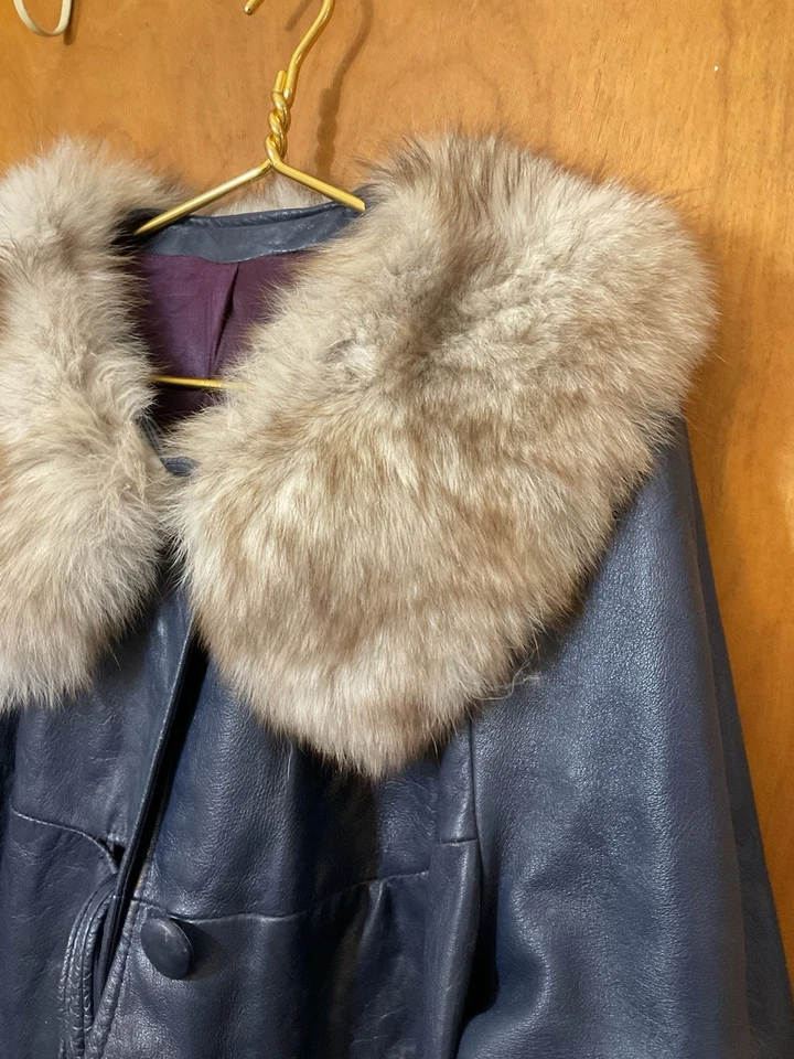 Vintage Navy Blue Leather with Fox Collar Made by Howard’s Leather Coat Size L - Image 2 of 4