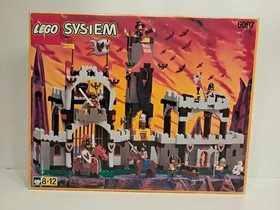 Lego 6097 Night Lord's Castle - 100% Complete with Instruction Box and Poster