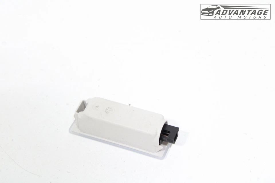 BMW 330I XDRIVE F30 LCI 2017-2019 guantera interior luz cortesía lámpara OEM Foto 4 de 4