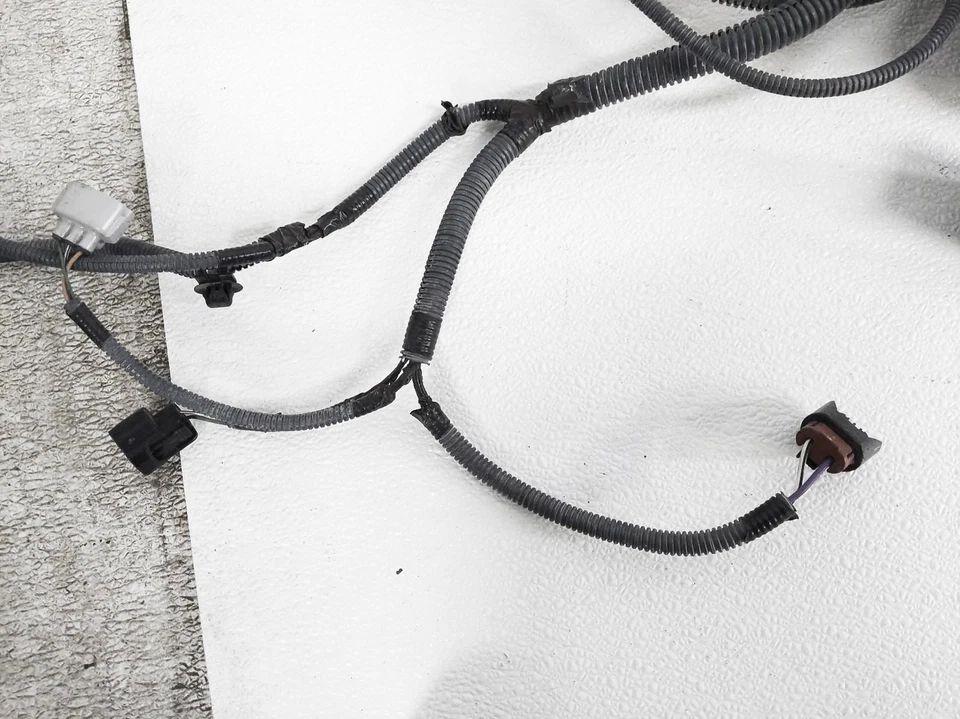 Toyota Sienna 2017 sala de motores caja de fusibles arnés de cableado 82111-08F31 *Cable cortado Foto 3 de 4