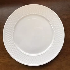 Wicker by Oneida 12” White Serving / Chop Plate