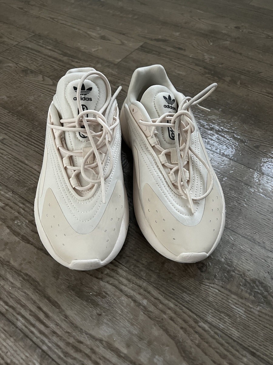 Size 4 - adidas Ozelia Beige Size 4 - adidas Ozelia Beige