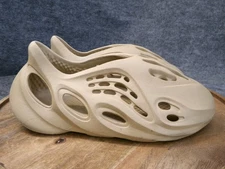 Adidas Yeezy Foam Runner Sand Beige Mens Size 9 US FY4567 Slip On Clogs