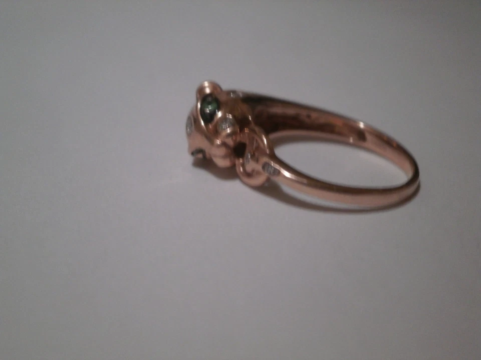 Anillo Pantera Effy Oro Rosa 14kt con Ojos de Tsavorita y Acentos de Diamantes Talla 8.75 Foto 3 de 4