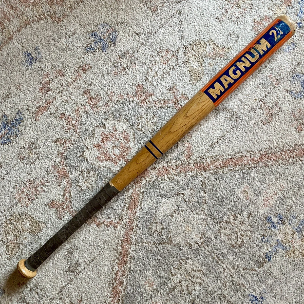 Très vieille batte de softball en bois vintage de 34 pouces